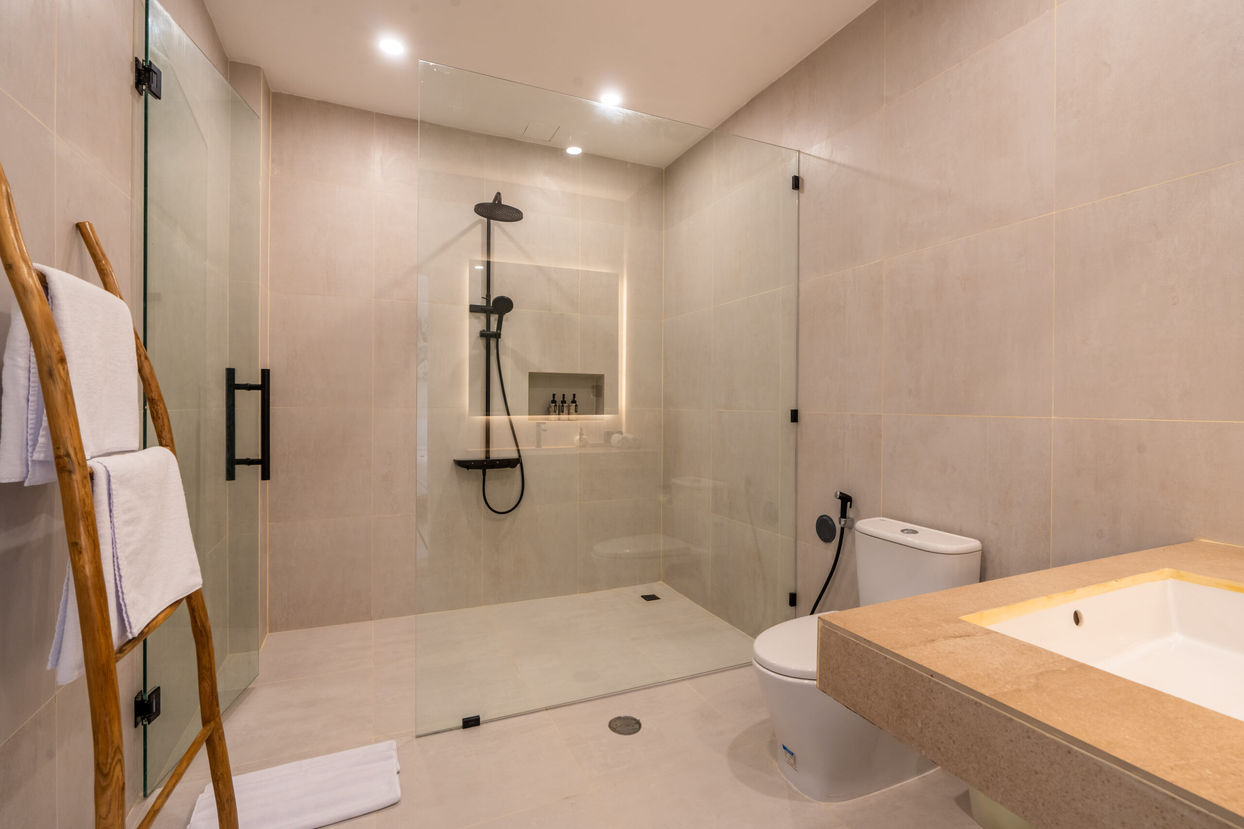 Villa Auraya Private Bathroom for Bedroom 1
